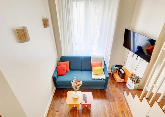 Coco Meulin Rouge Apartment *