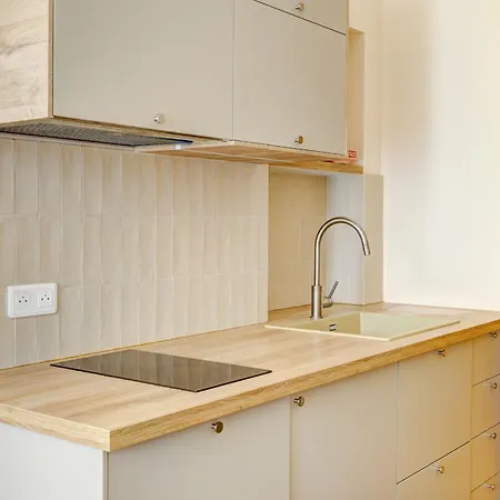 Apartment Coco Meulin Rouge