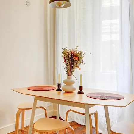 Apartment Coco Meulin Rouge